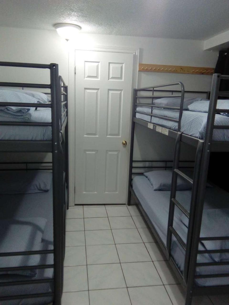 University Apartment Toronto Luaran gambar