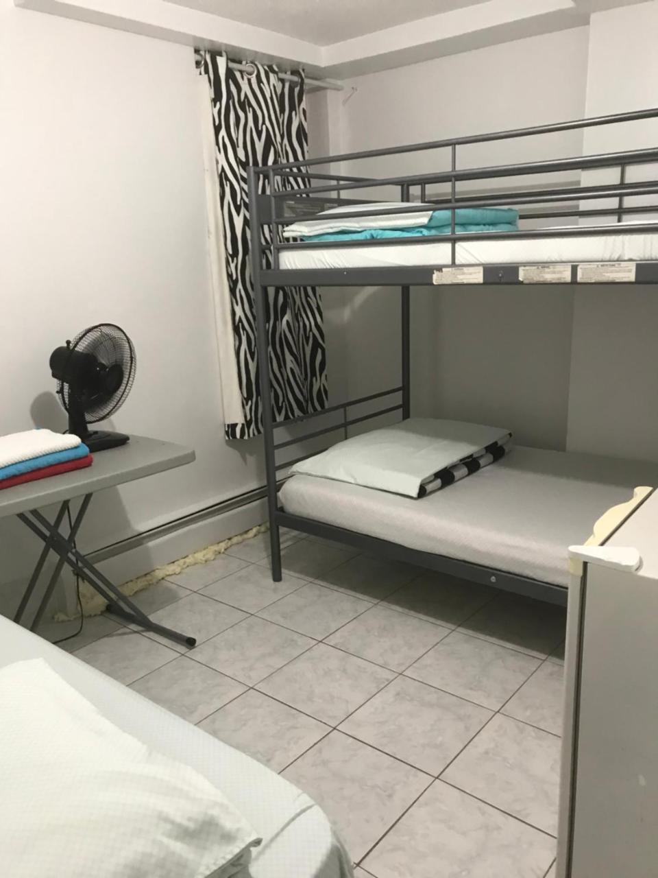 University Apartment Toronto Luaran gambar
