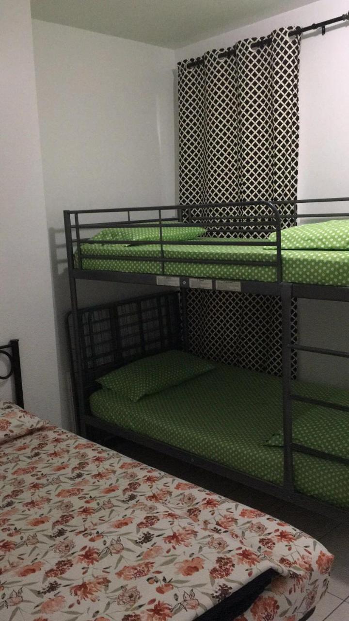 University Apartment Toronto Luaran gambar