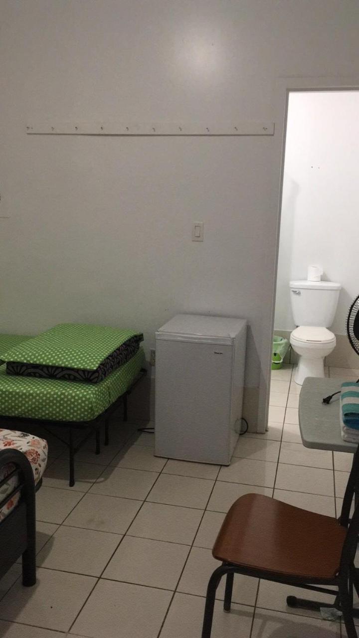 University Apartment Toronto Luaran gambar
