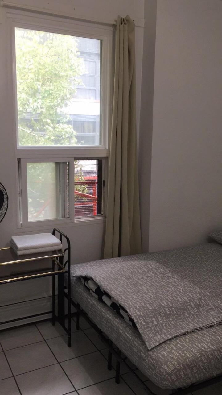 University Apartment Toronto Luaran gambar