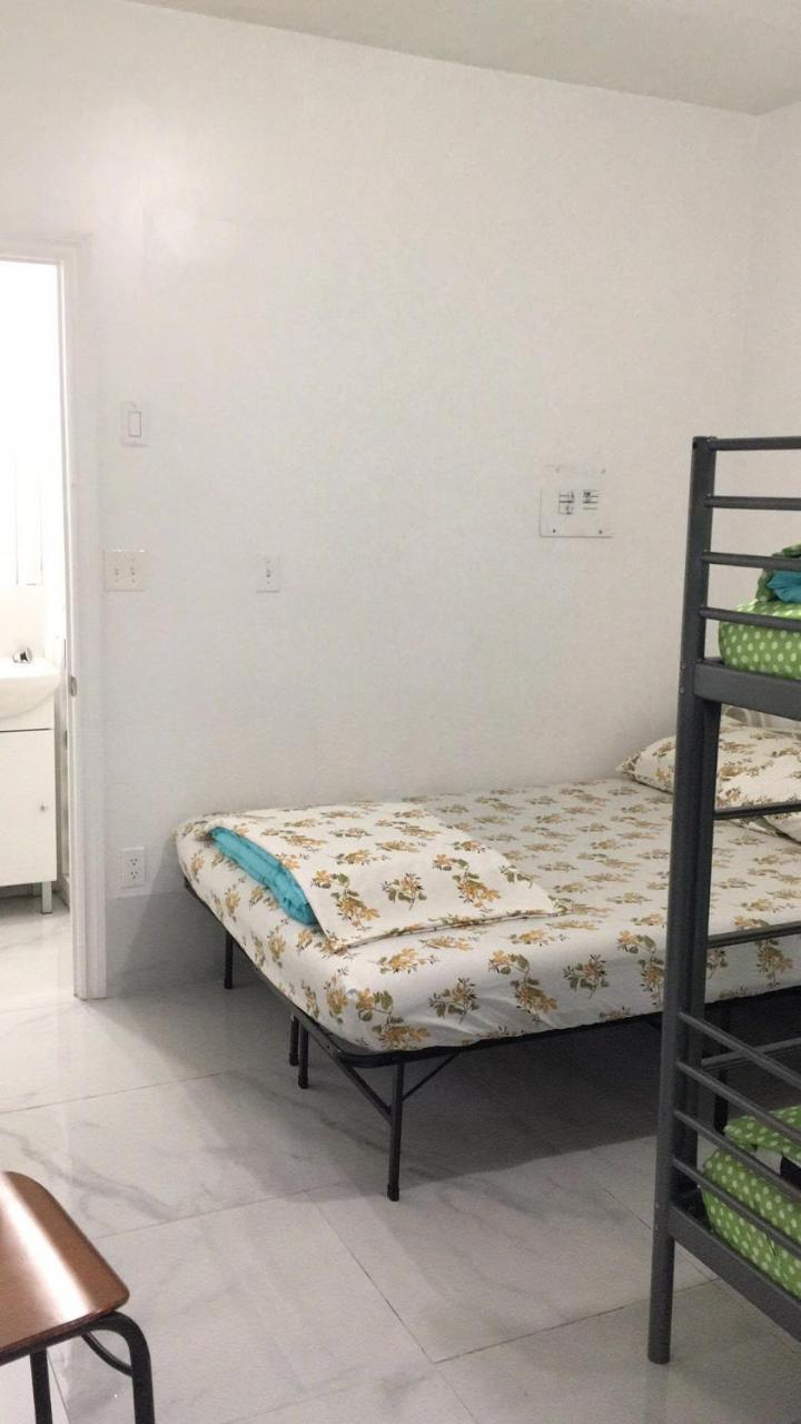 University Apartment Toronto Luaran gambar